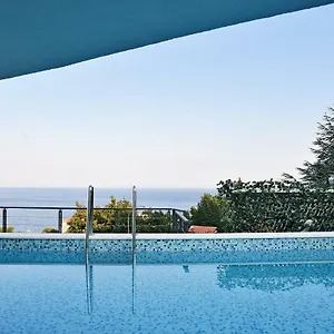 In Ziza, Rooftop Swimming Pool Abbázia